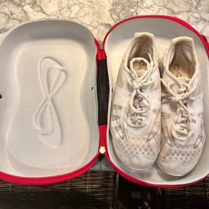 Nfinity cheer shoes, size 8
